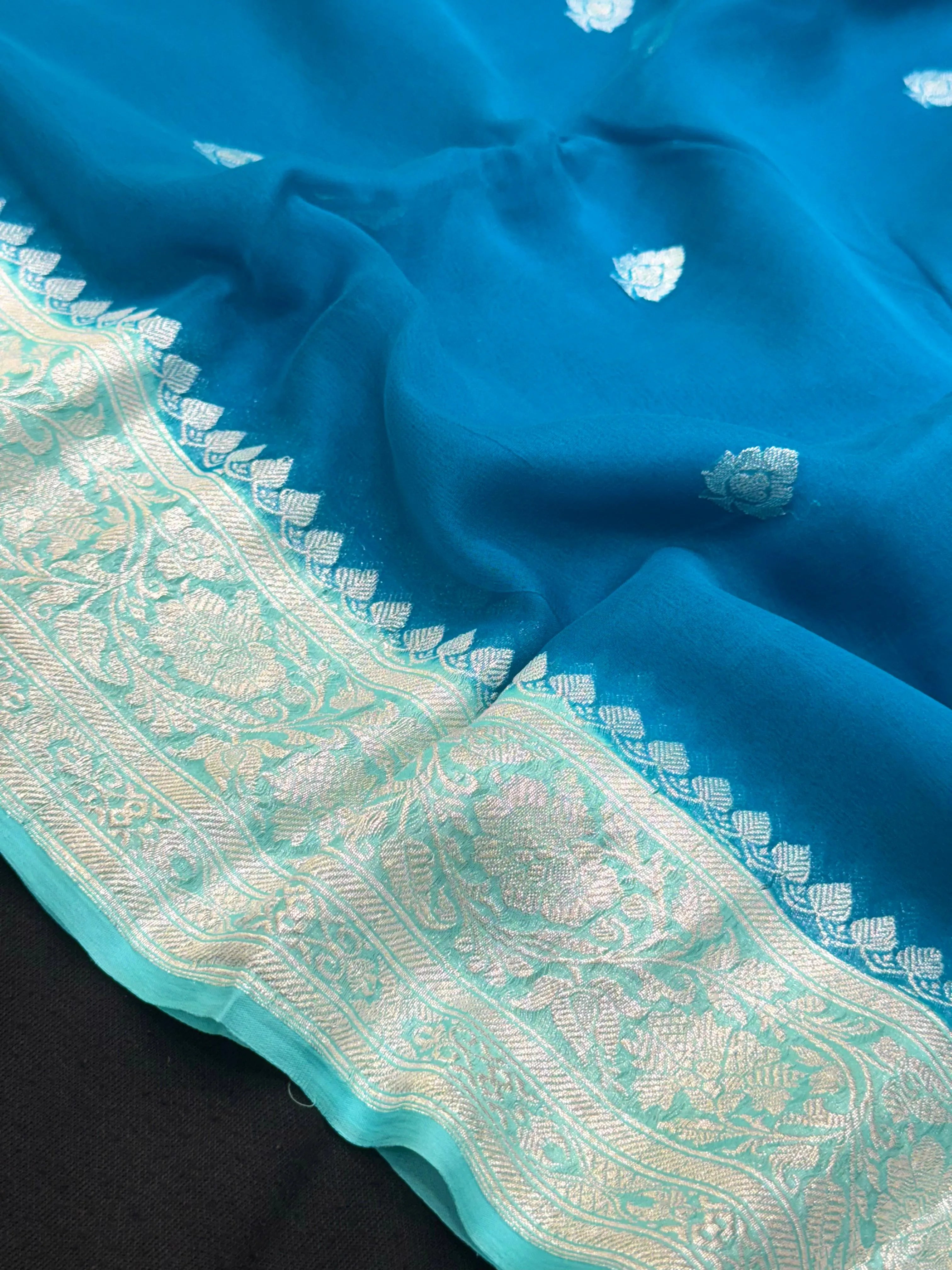 Pure Khaddi Chiffon Contrast Saree – Soft Drape & Bold Borders