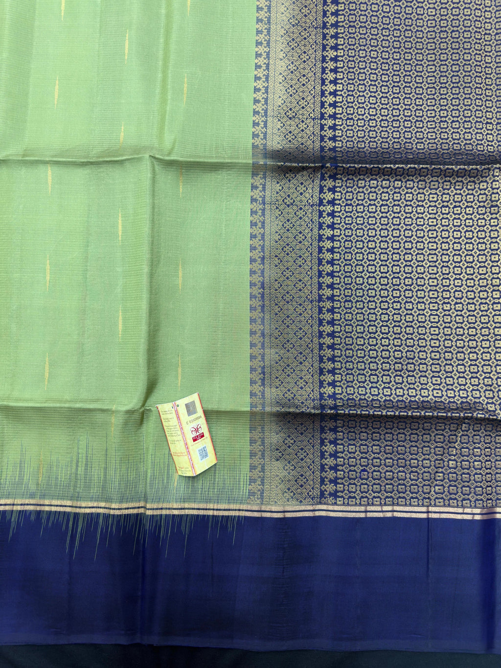 "Pure Kanjivaram Saree with intricate golden zari work, showcasing traditional wear and ethnic elegance. Perfect for weddings and festive occasions."