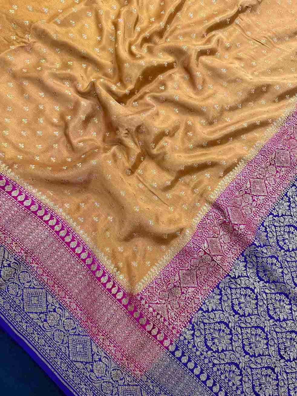 Designer 3D Pattern Pure Banarasi Crepe Silk Saree