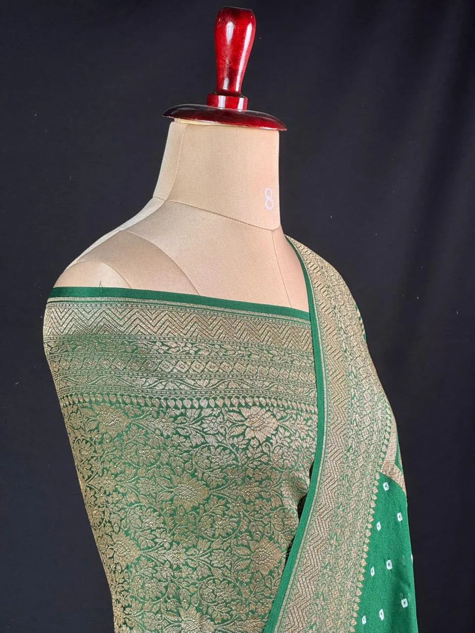 Eternal Elegance: Pure Banarasi Bandhani
