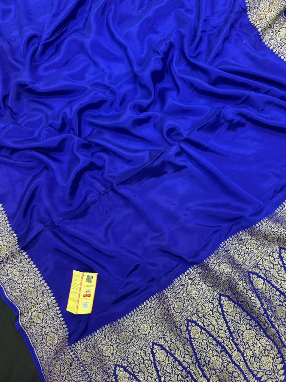 Elegant Pure Banarasi Crepe Silk Saree for Festive Grace 