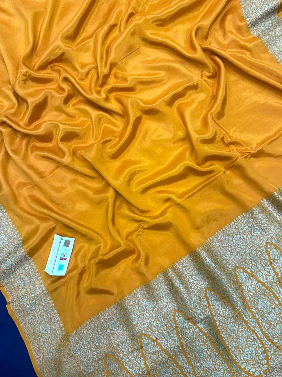 Elegant Pure Banarasi Crepe Silk Saree for Festive Grace 