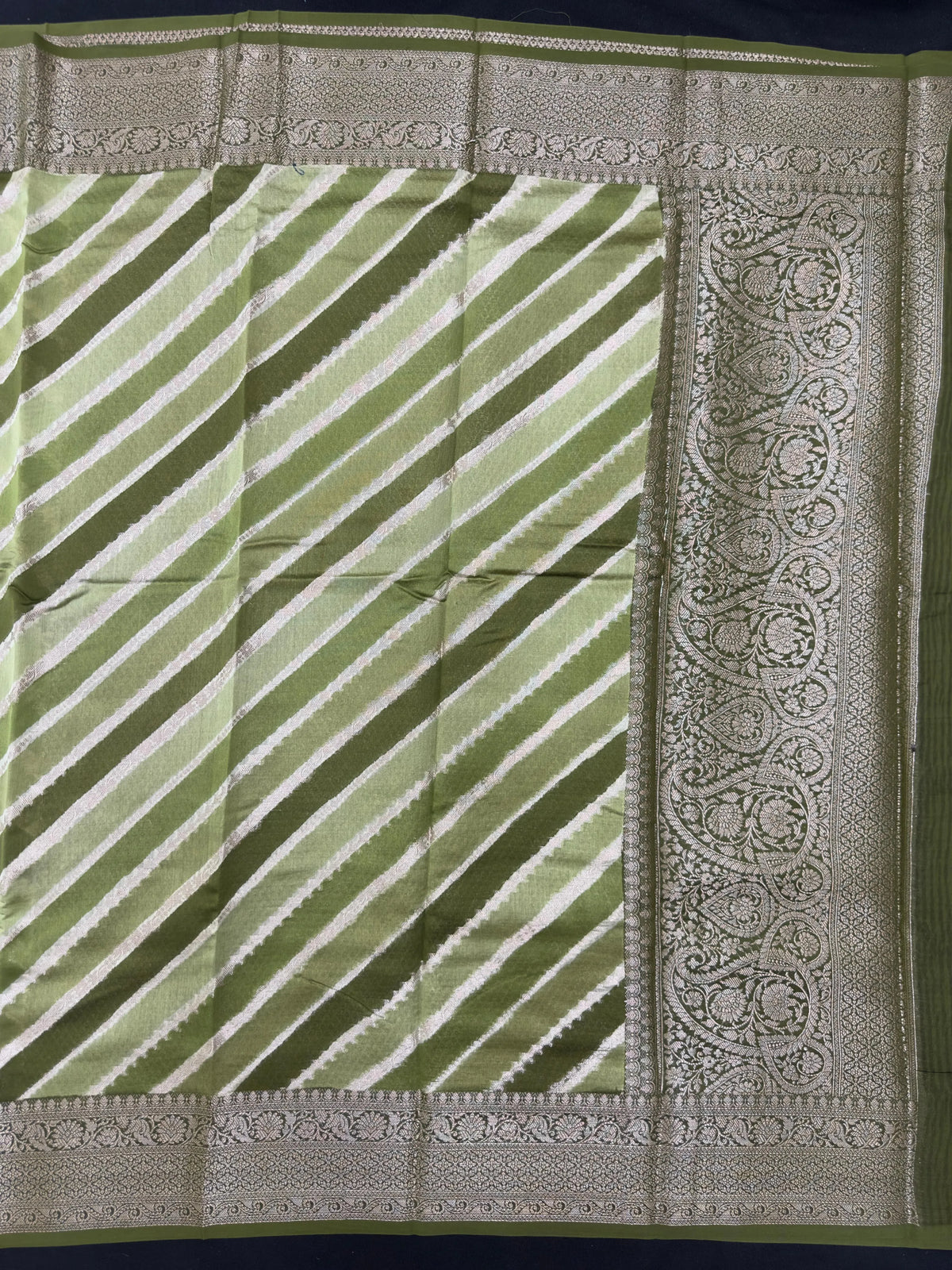 Timeless Pure Chinya Silk Saree – A Classic Choice for Festive & Wedding Occasions