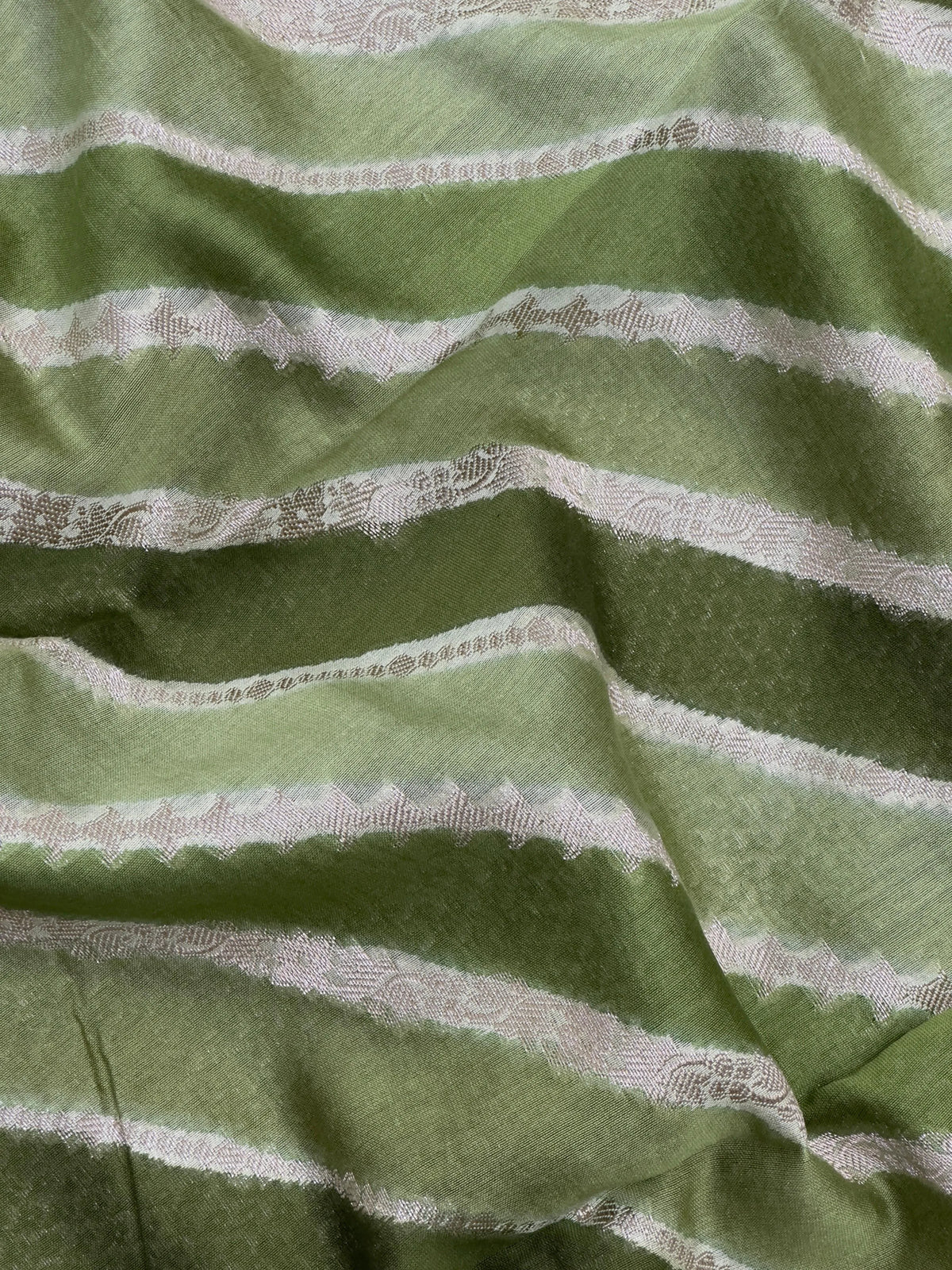 Timeless Pure Chinya Silk Saree – A Classic Choice for Festive & Wedding Occasions