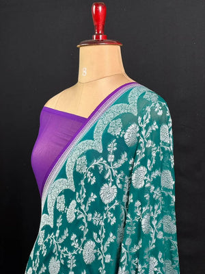 Elegant Pure Khaddi Georgette Pipping Saree with Subtle Shine