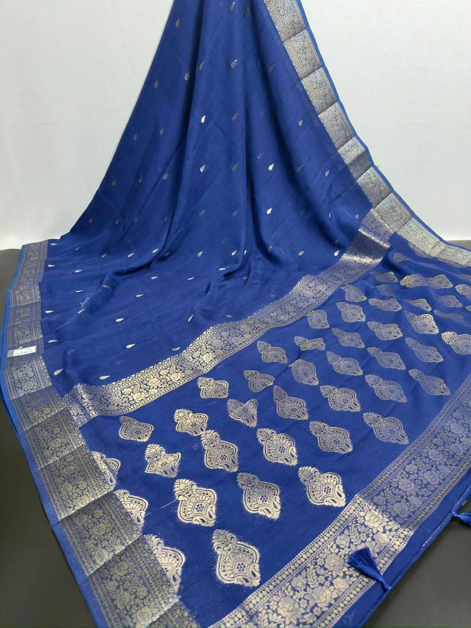 Urban Queen Viscose Silk Saree for Elegant Evenings