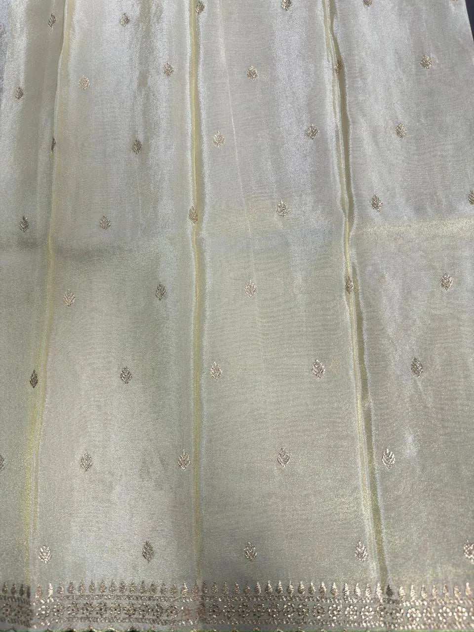 Urban Queen Viscose Silk Saree for Elegant Evenings