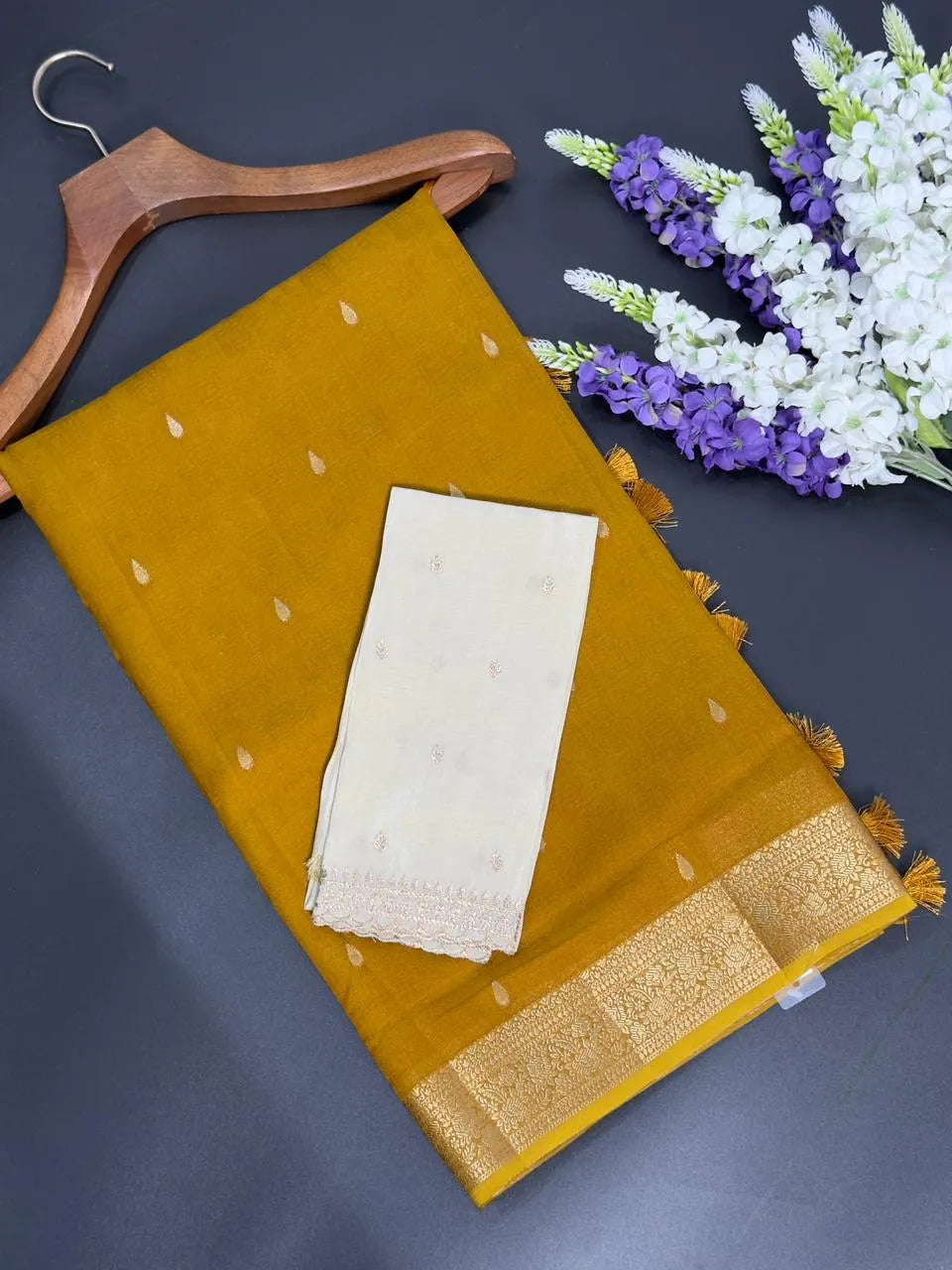 Urban Queen Viscose Silk Saree for Elegant Evenings