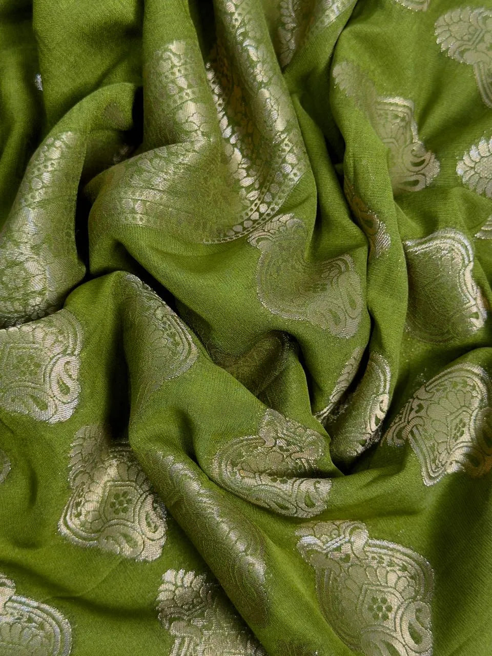 Urban Queen Viscose Silk Saree for Elegant Evenings