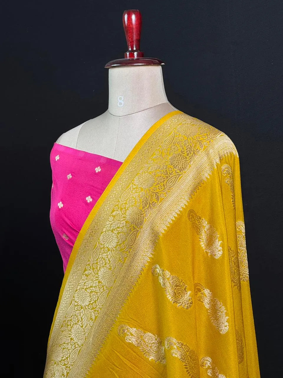 Sunehri Zari Banarasi Georgette Saree 