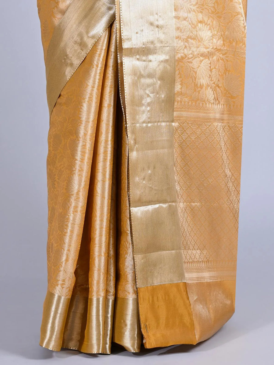 Everyday Shine – Lightweight Semi Silk Saree with Subtle Sophistication