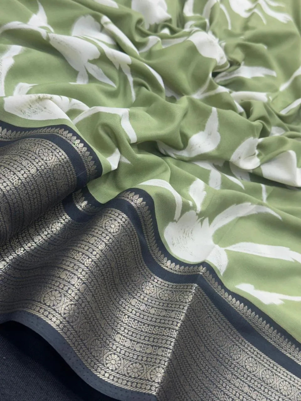  Floral Delight Crepe Silk Saree-Royal Silk