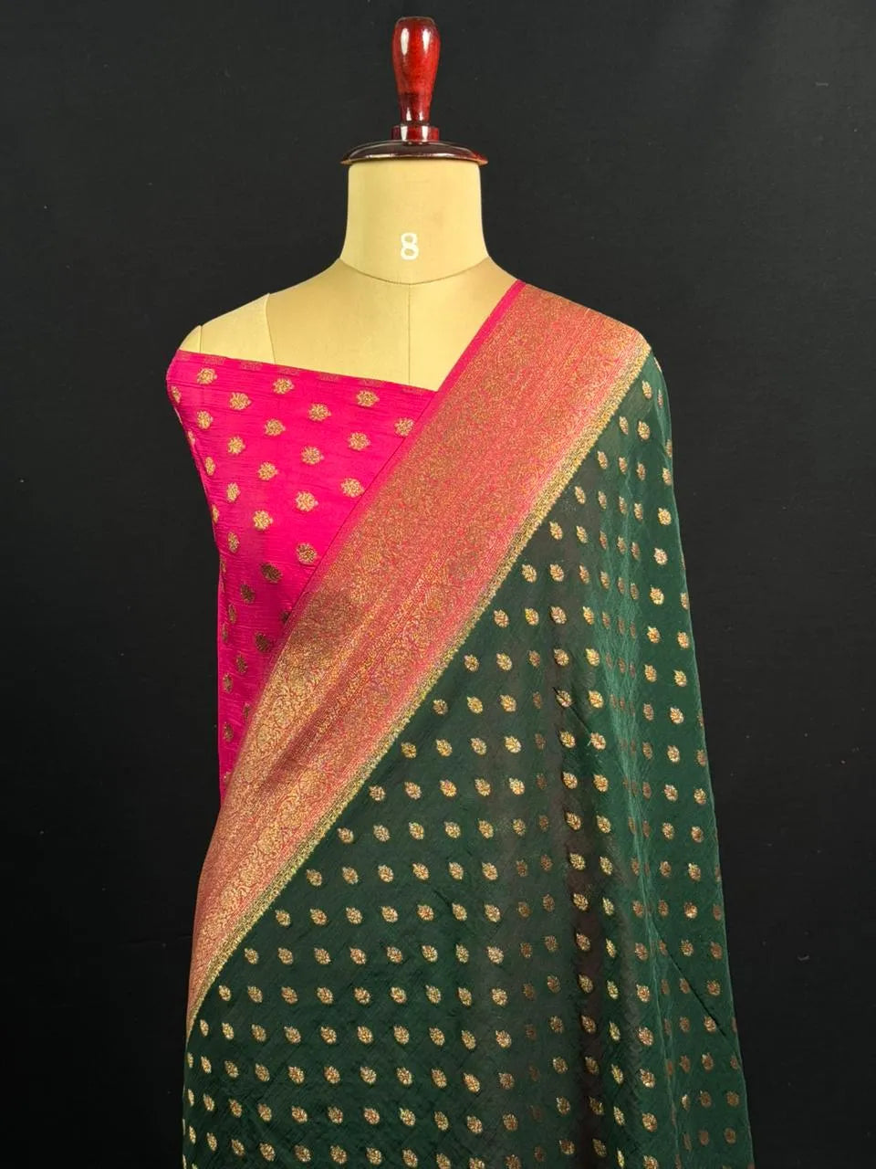 Fashionable 3D Textured Georgette Saree