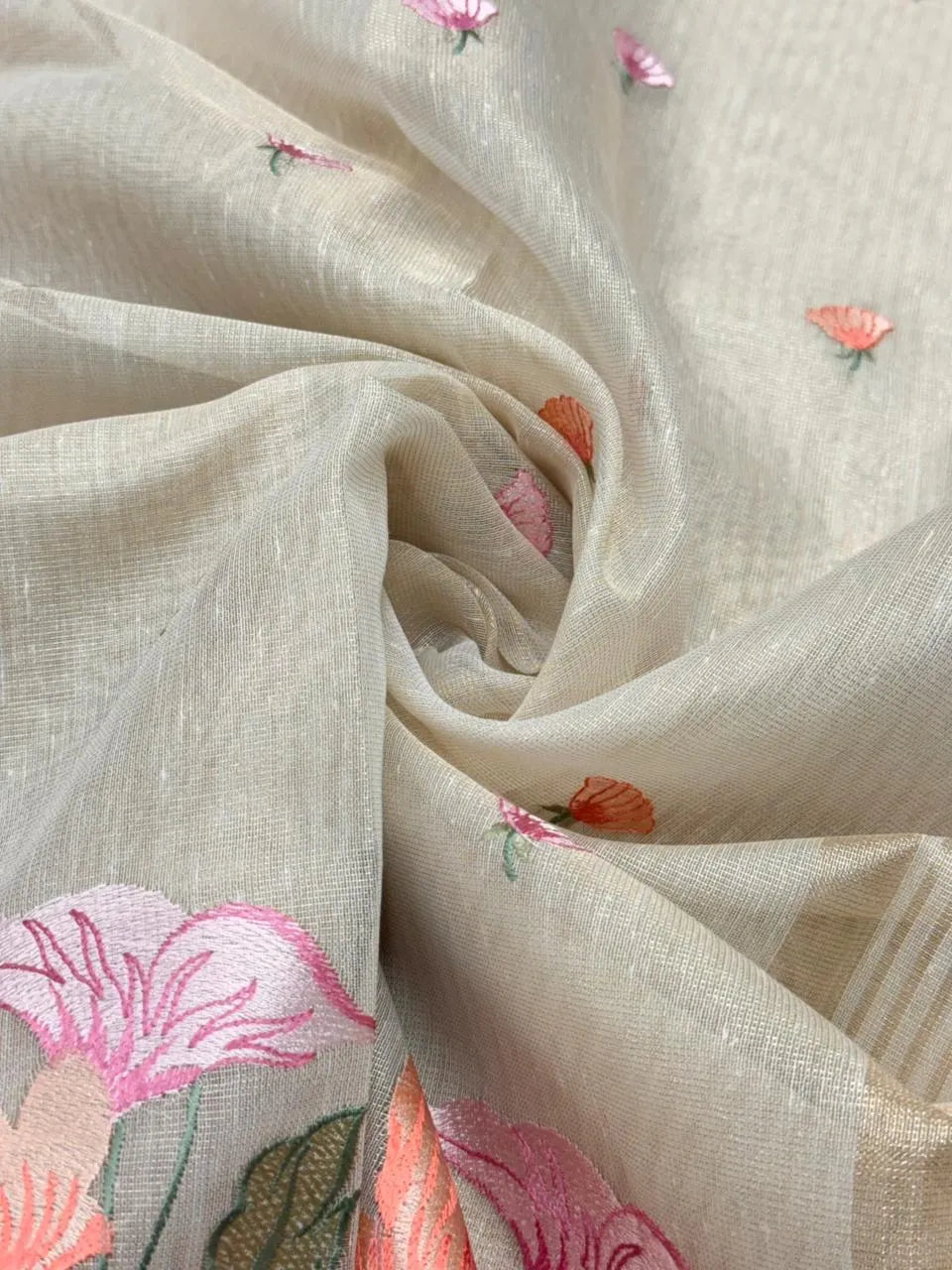 Graceful Semi Tissue Organza Saree for Party & Occasion Wear