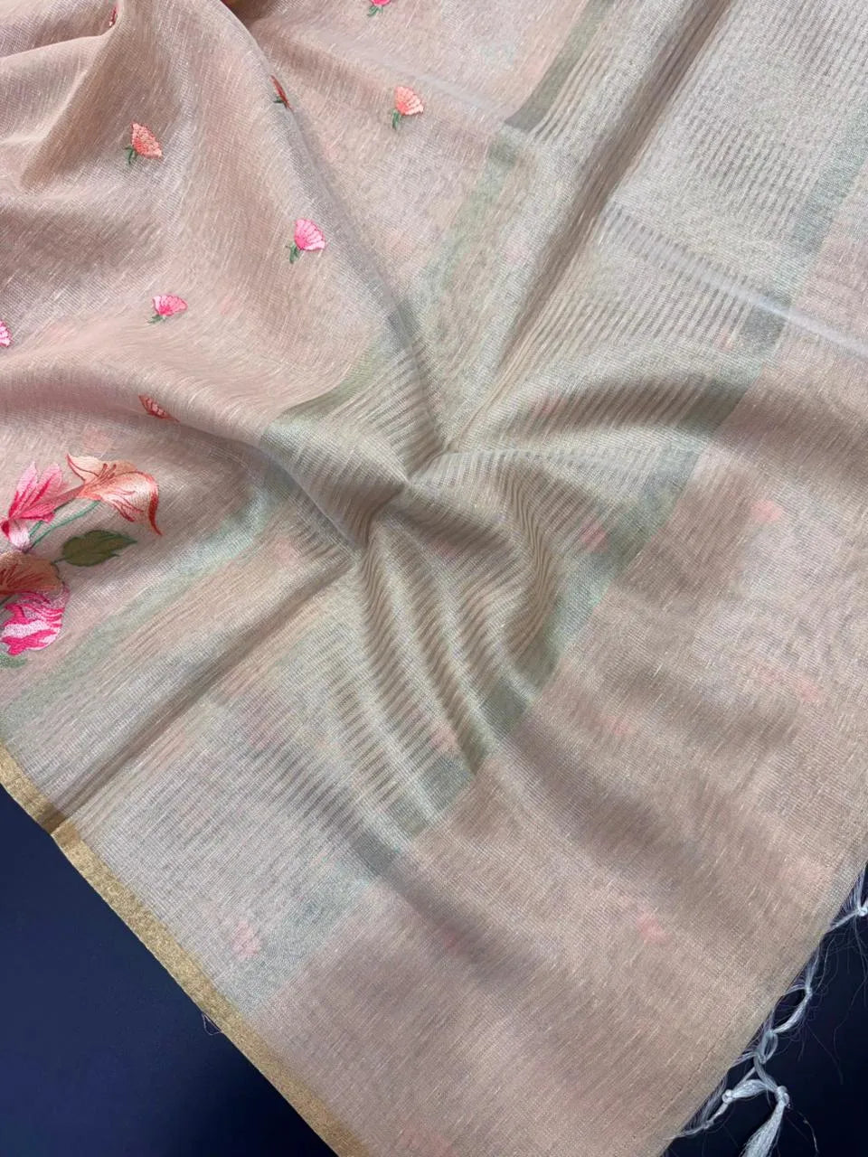 Graceful Semi Tissue Organza Saree for Party & Occasion Wear