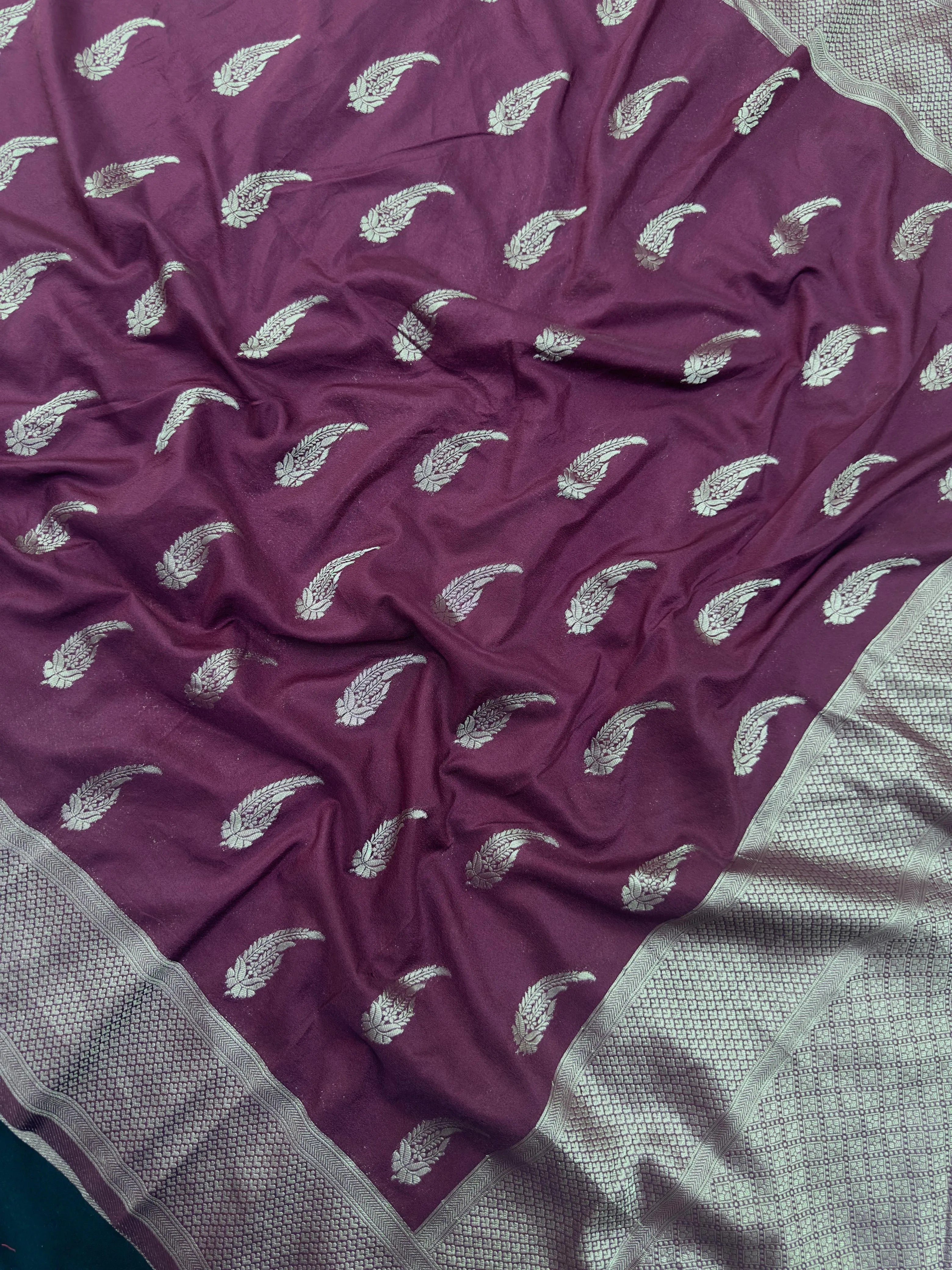 Women's Semi Banarasi Silk Saree with Intricate Zari Work – Traditional Festive Wear
