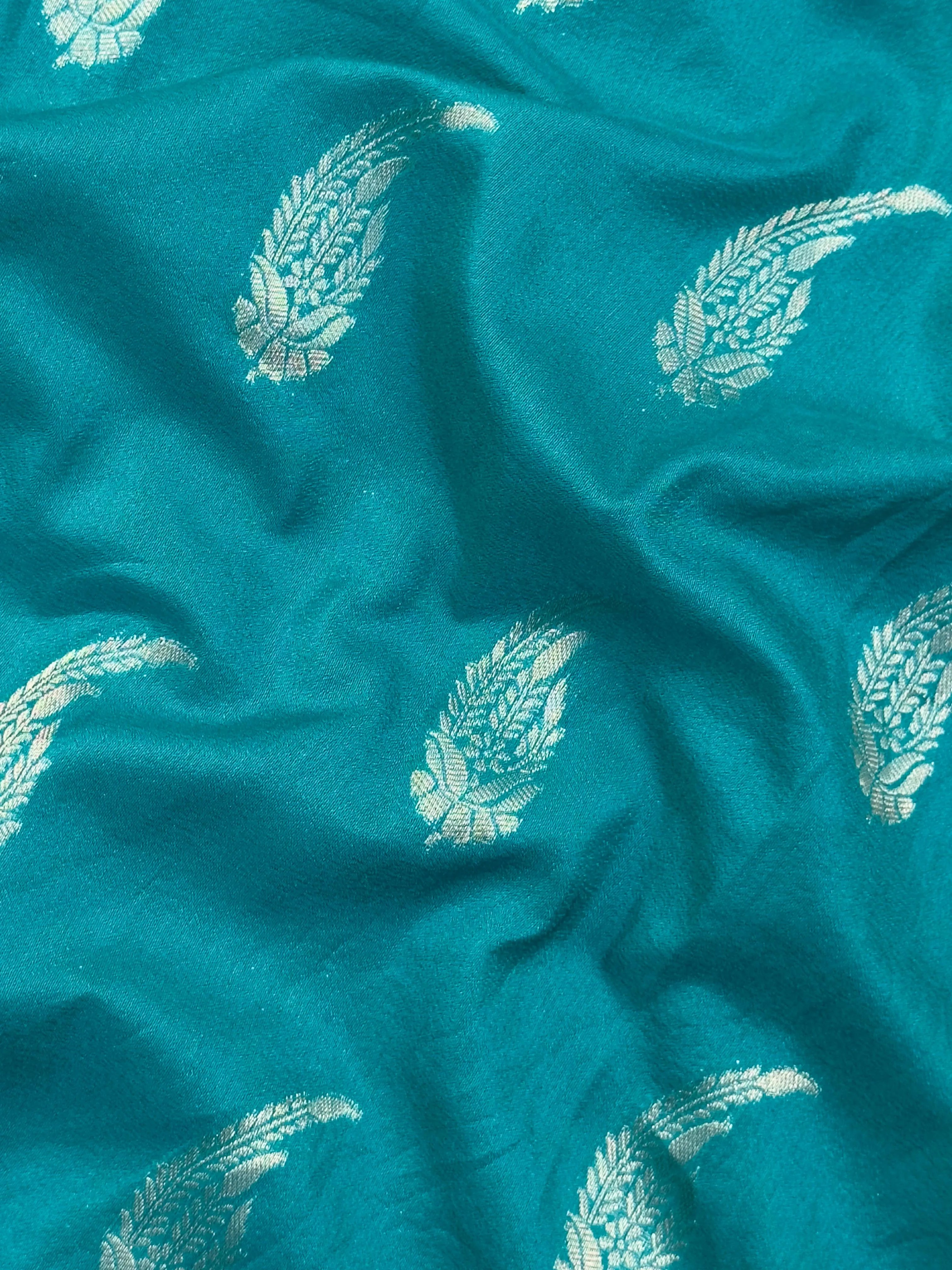 Women's Semi Banarasi Silk Saree with Intricate Zari Work – Traditional Festive Wear