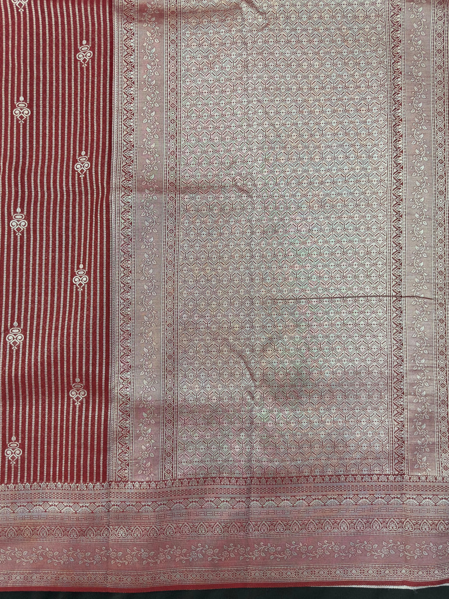 Woman in minimal semi silk saree – simple and graceful look for daily wear