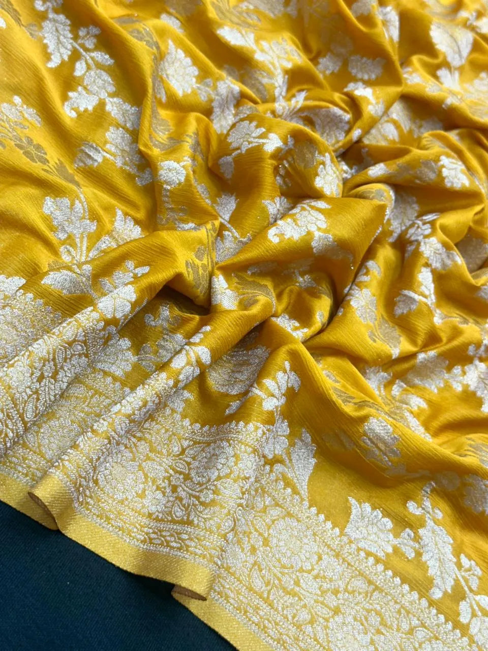Designer Georgette Saree – A Touch of Modern Grace-Simran Jaal 
