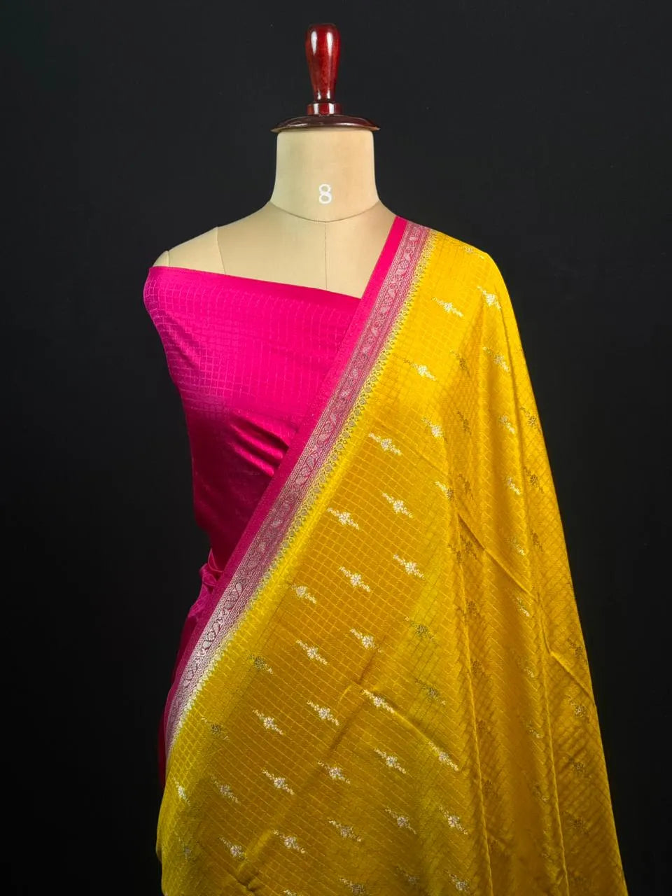Premium Raw Kota Chex Silk Saree – Lightweight & Stylish