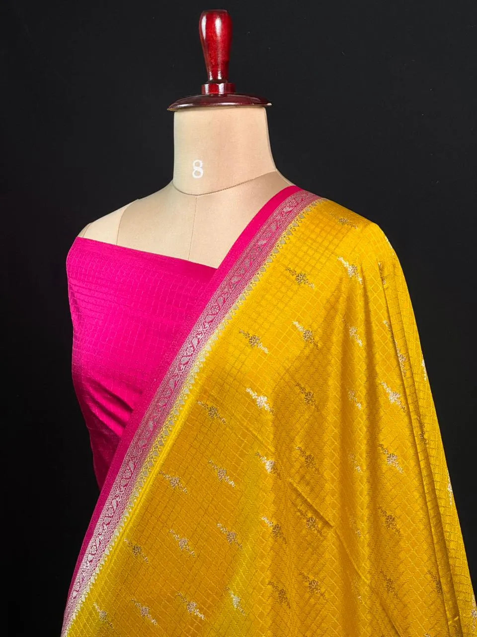 Premium Raw Kota Chex Silk Saree – Lightweight & Stylish