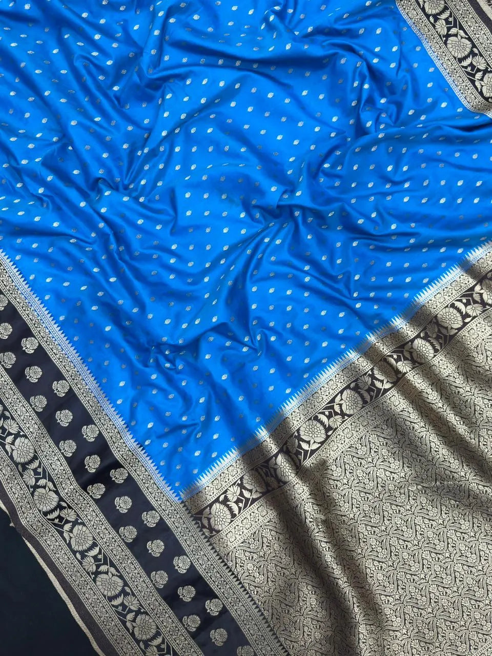 Soft Raw Silk Saree with Natural Texture and Gloss(Tiago)