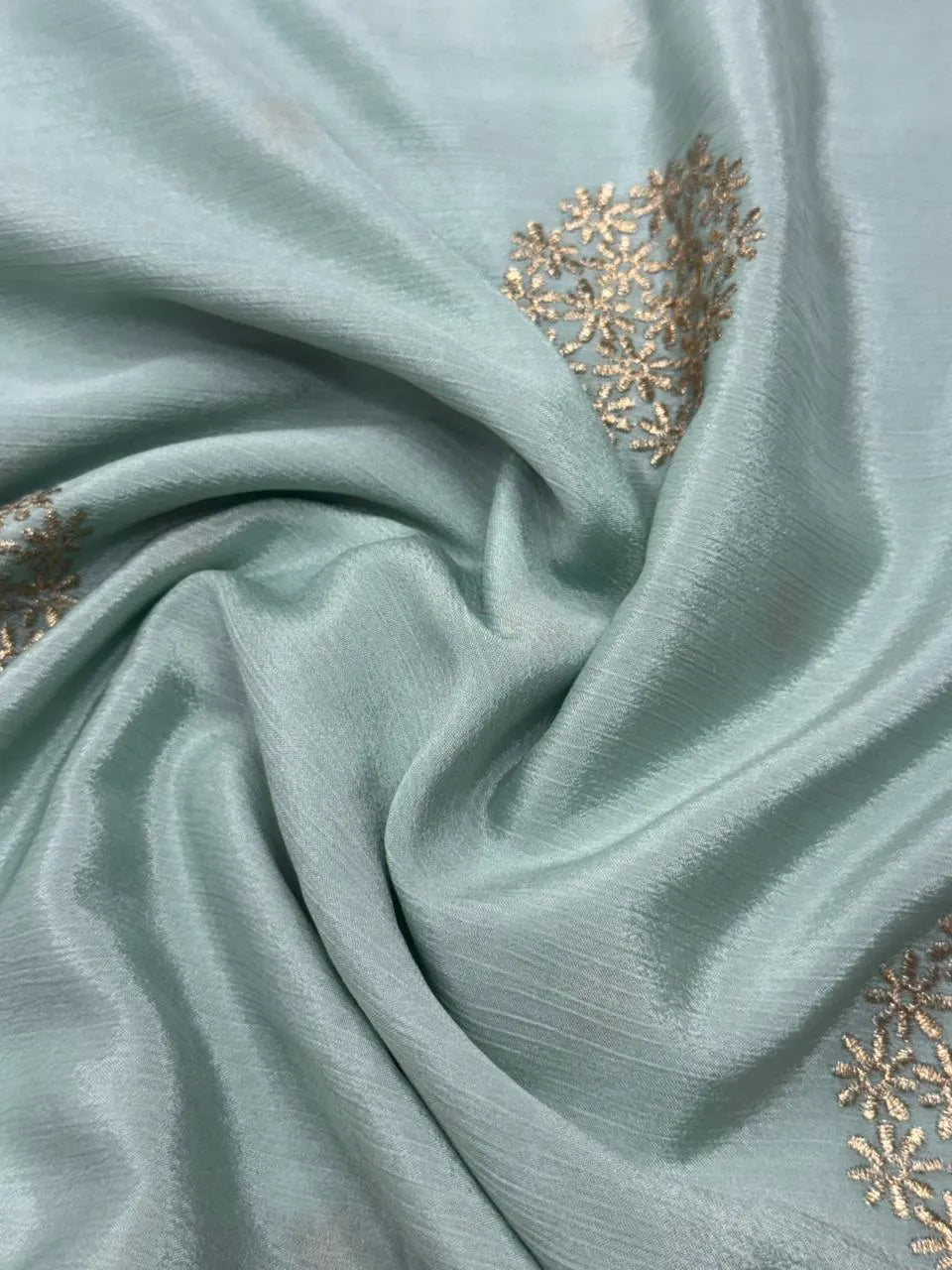 Classic Chiffon Saree – Soft, Flowing & Stylish (Yashoda)