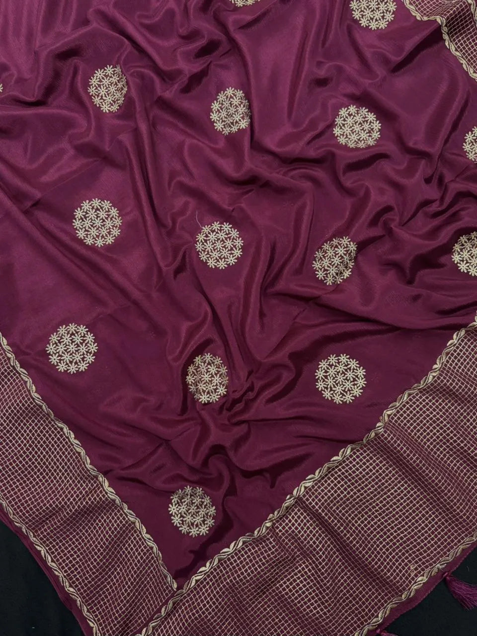 Classic Chiffon Saree – Soft, Flowing & Stylish (Yashoda)