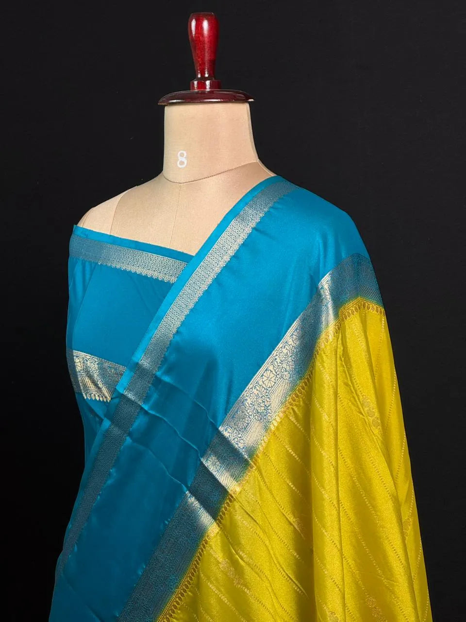 Stunning chex woven pattern 
