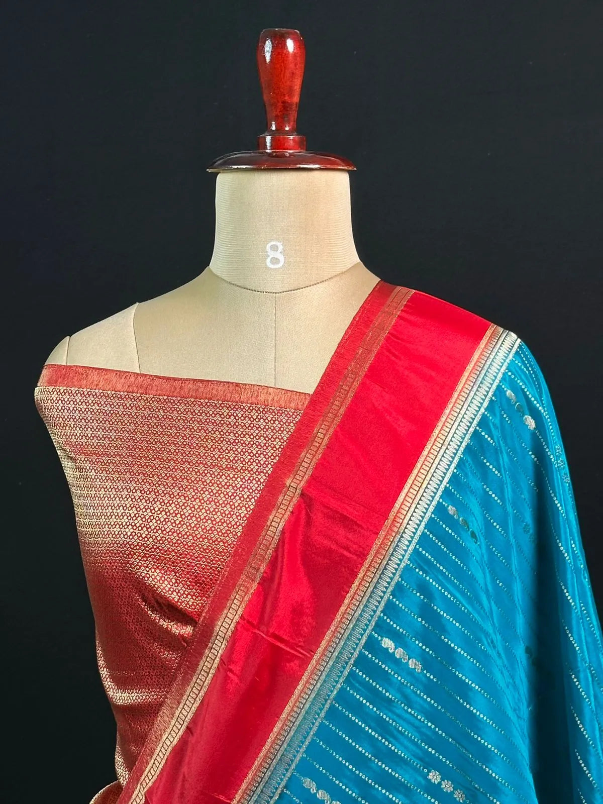 Stunning chex woven pattern 