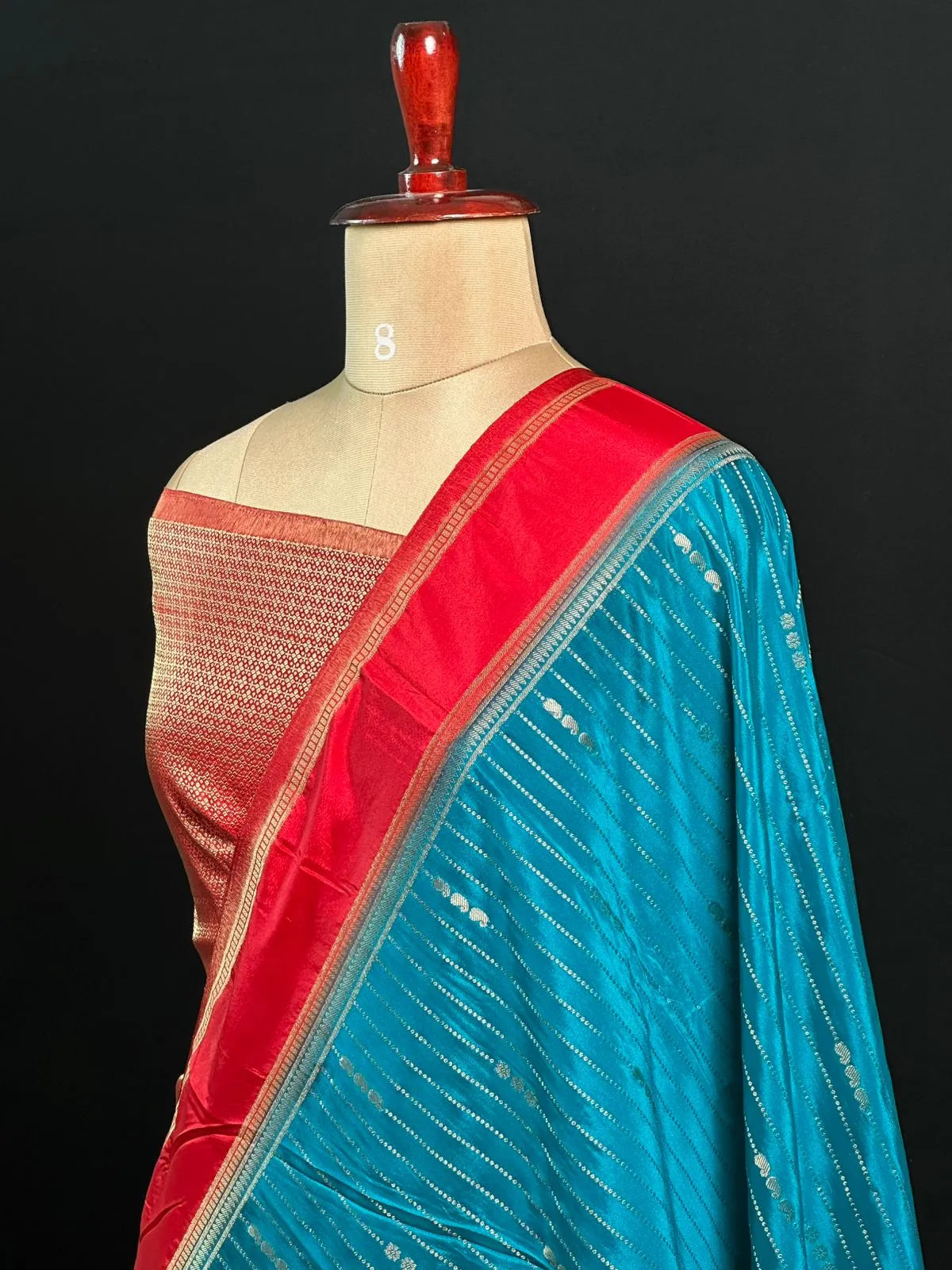Stunning chex woven pattern 