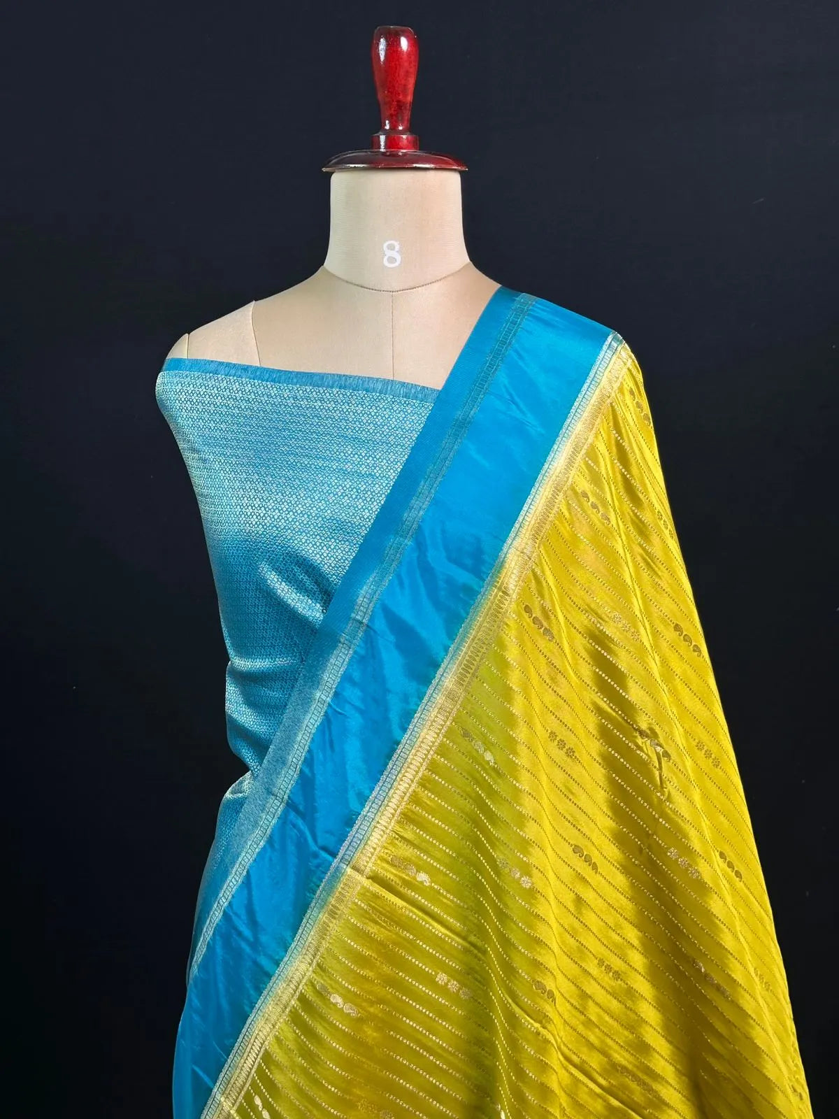 Stunning chex woven pattern 