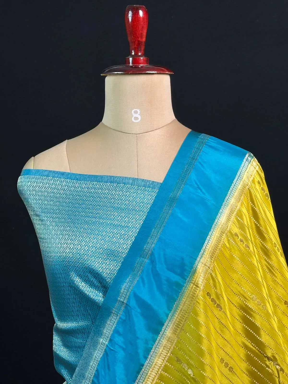 Stunning chex woven pattern 