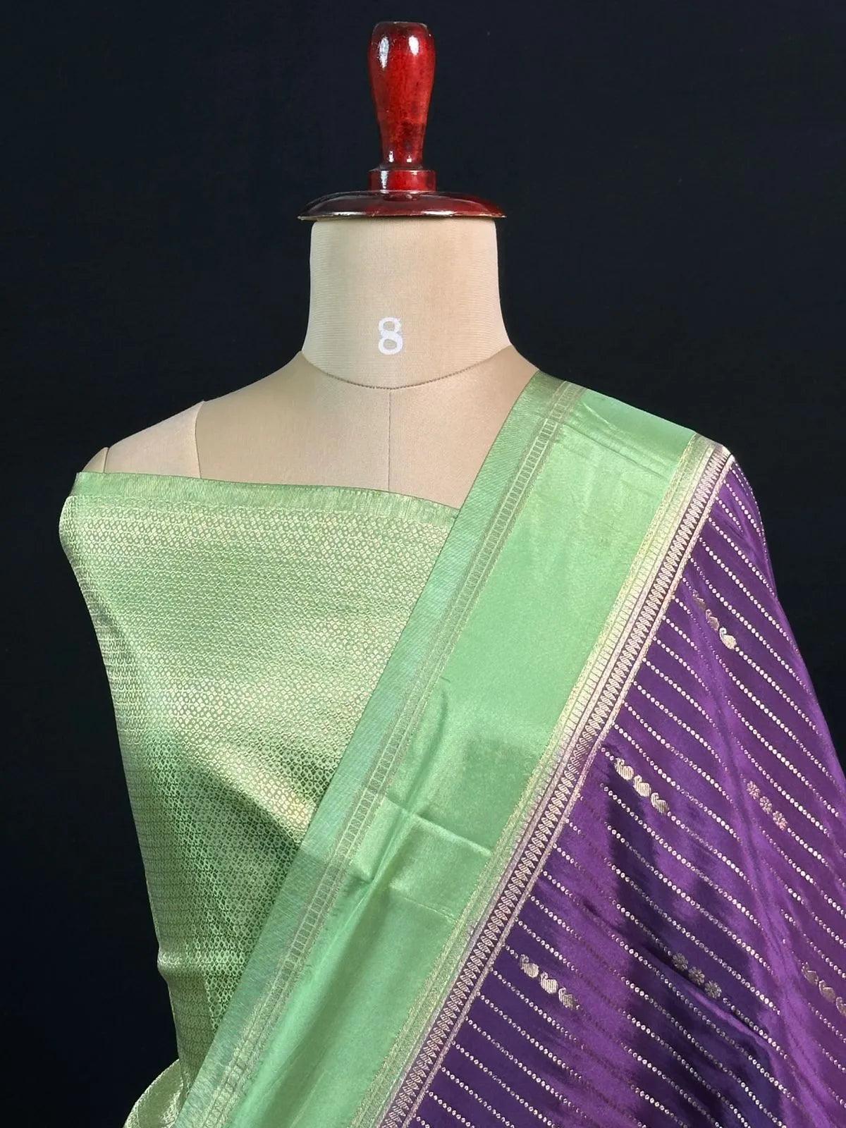 Stunning chex woven pattern 