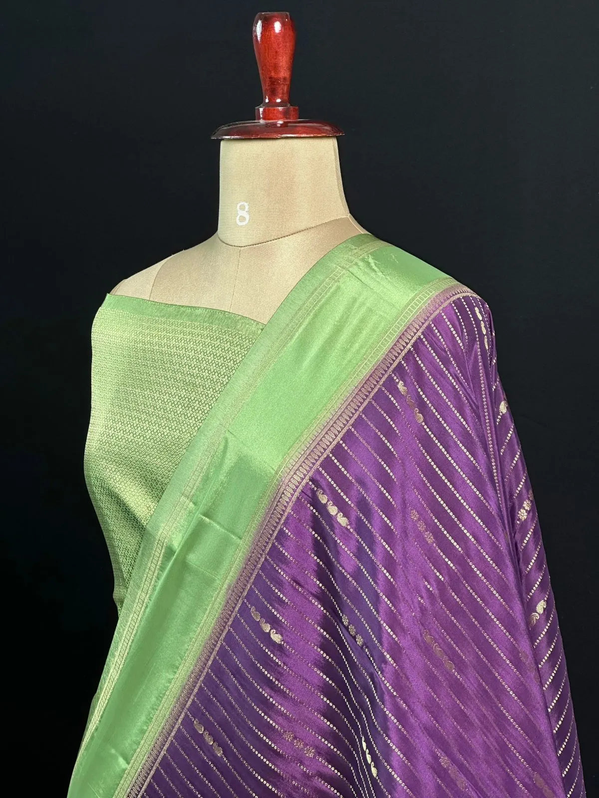 Stunning chex woven pattern 