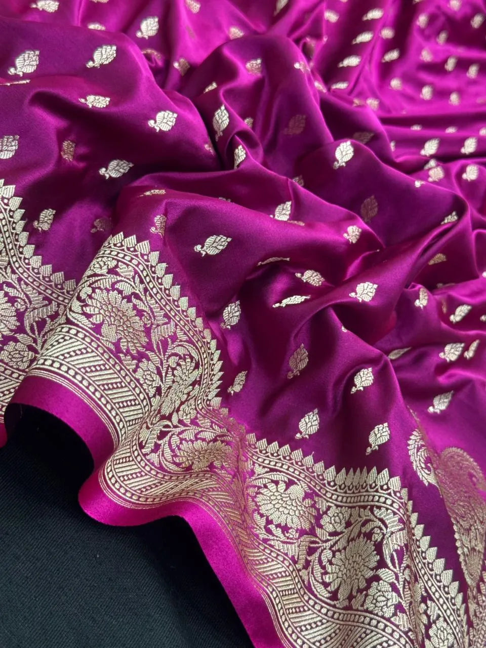 Traditional Semi Banarasi Kataan Silk Saree for Timeless Beauty (Venice Kataan) 