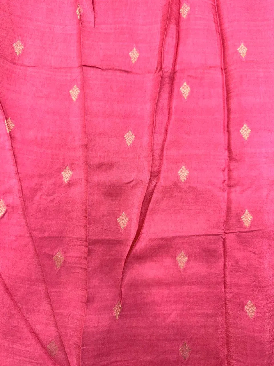 Semi Chiffon Saree – Lightweight, Flowing Fabric