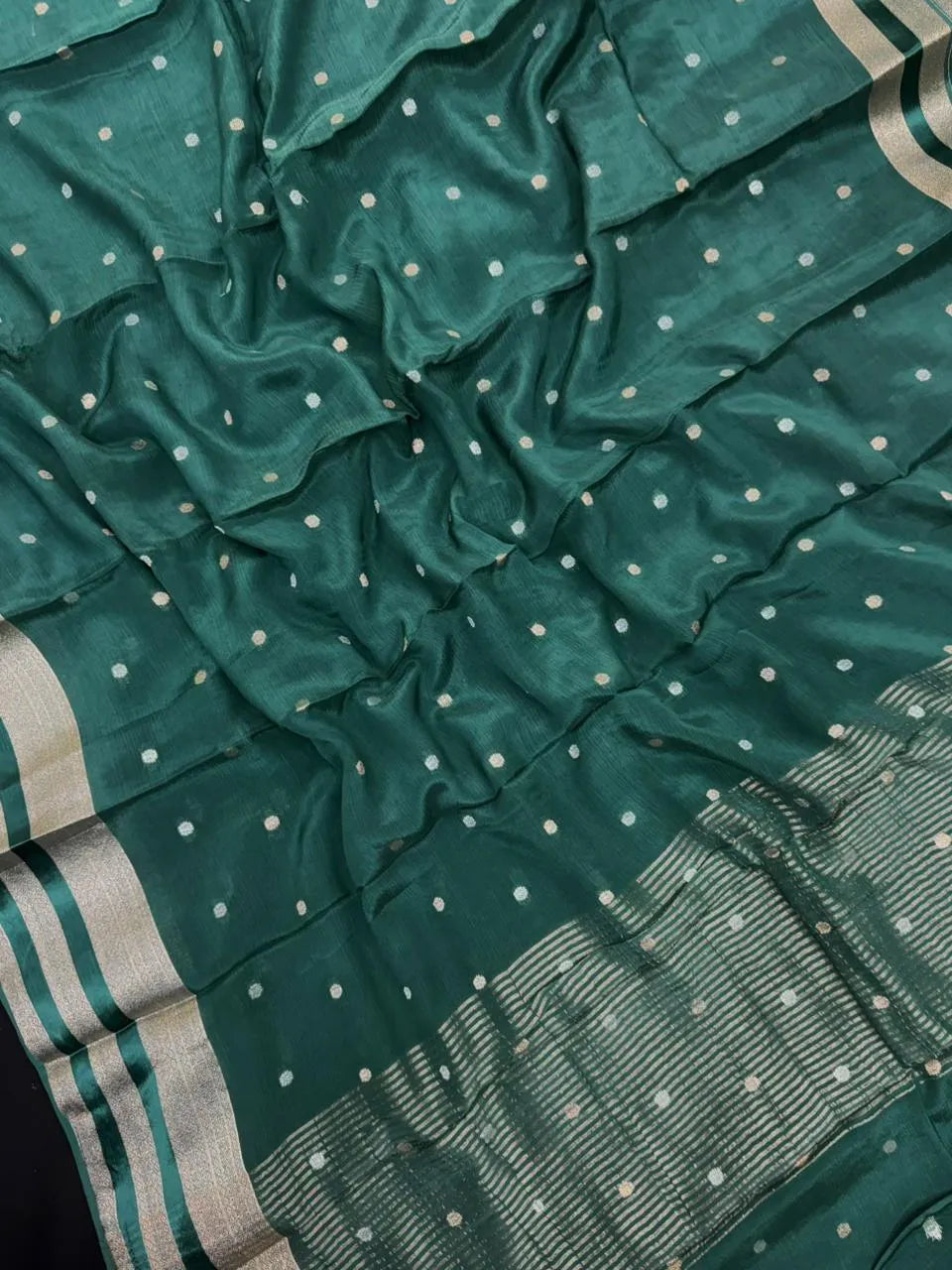 Semi Chiffon Saree – Lightweight, Flowing Fabric