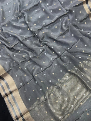 Semi Chiffon Saree – Lightweight, Flowing Fabric