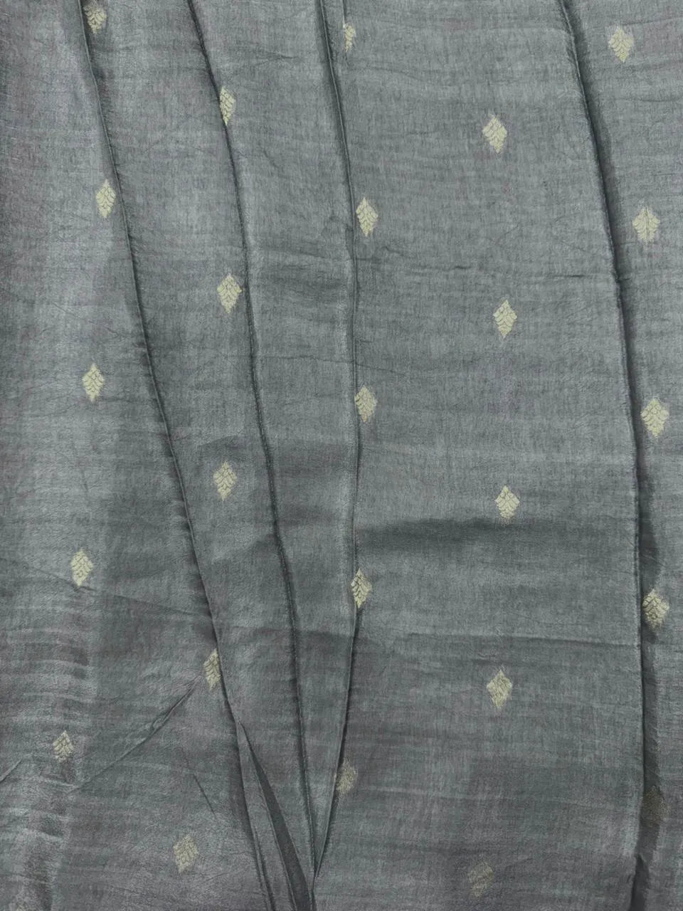 Semi Chiffon Saree – Lightweight, Flowing Fabric