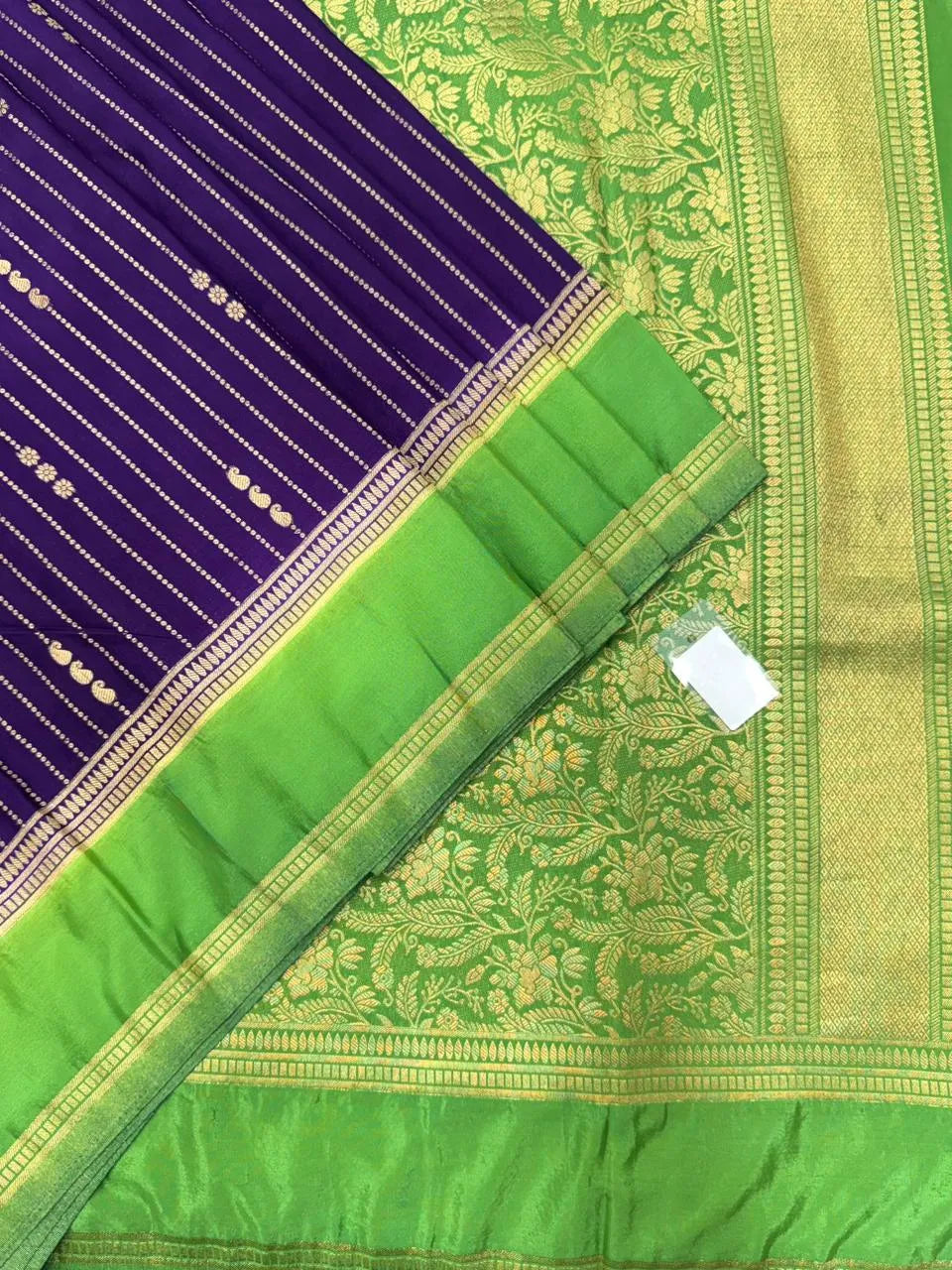 Stunning chex woven pattern