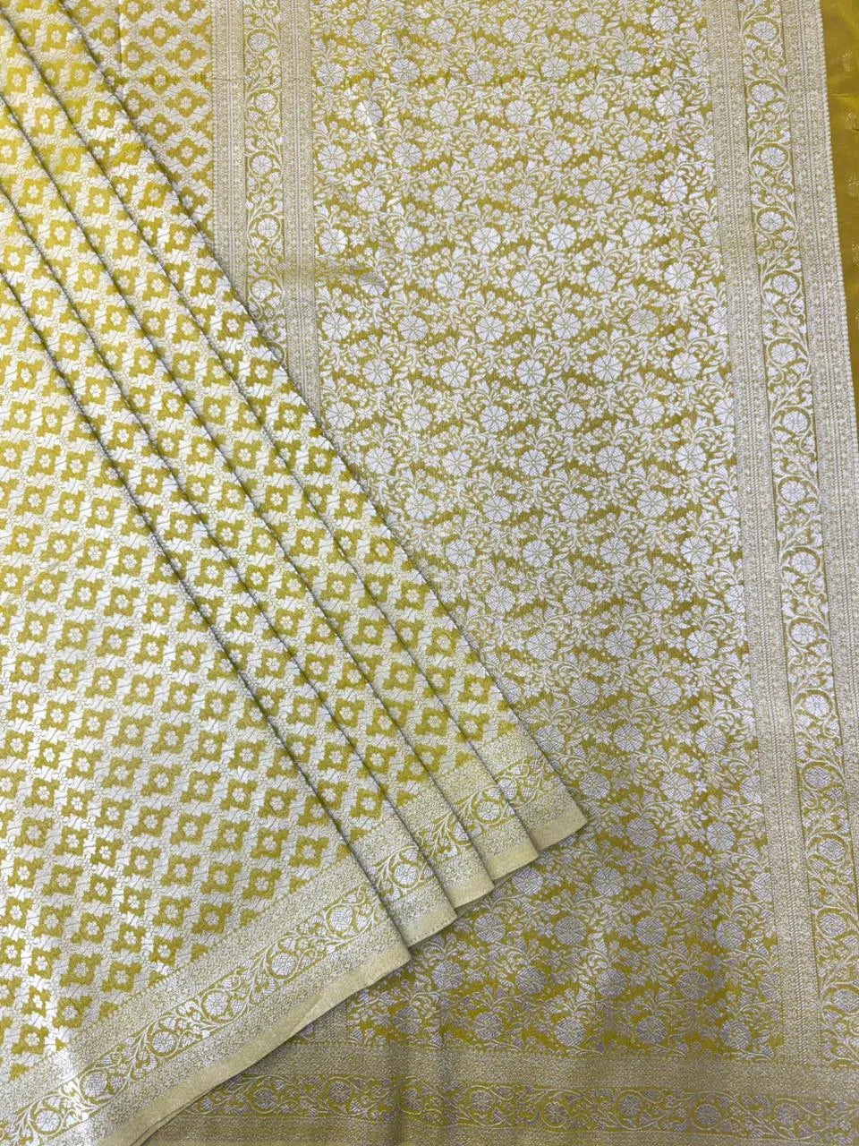 Wonderla-Fancy Zari Weaving Georgette Saree 