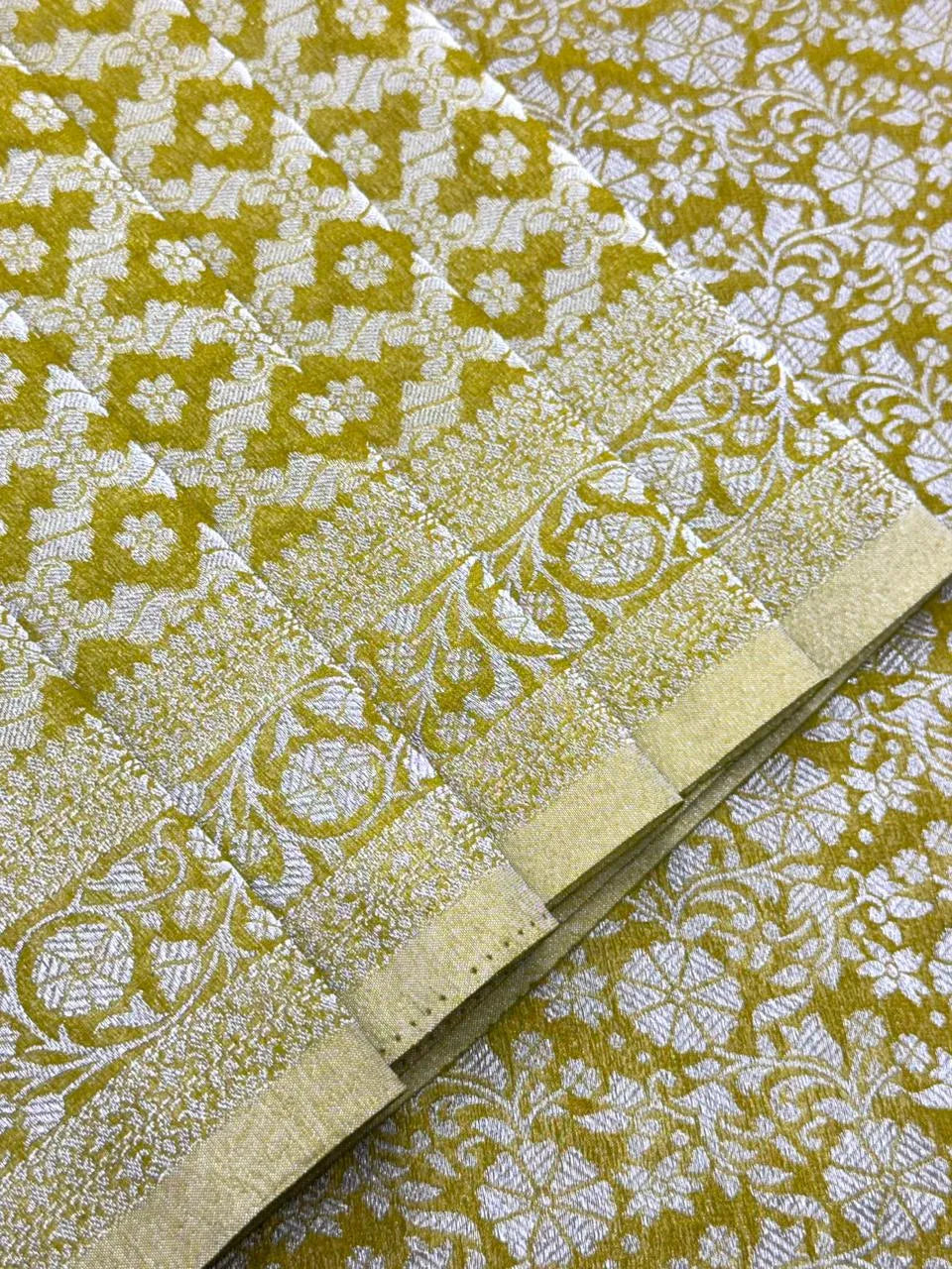 Wonderla-Fancy Zari Weaving Georgette Saree 