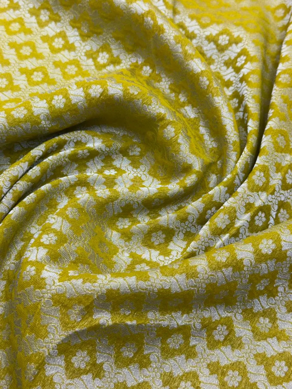 Wonderla-Fancy Zari Weaving Georgette Saree 