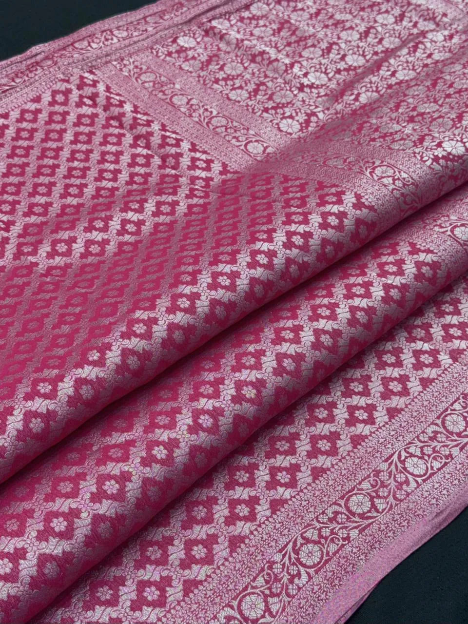 Wonderla-Fancy Zari Weaving Georgette Saree 