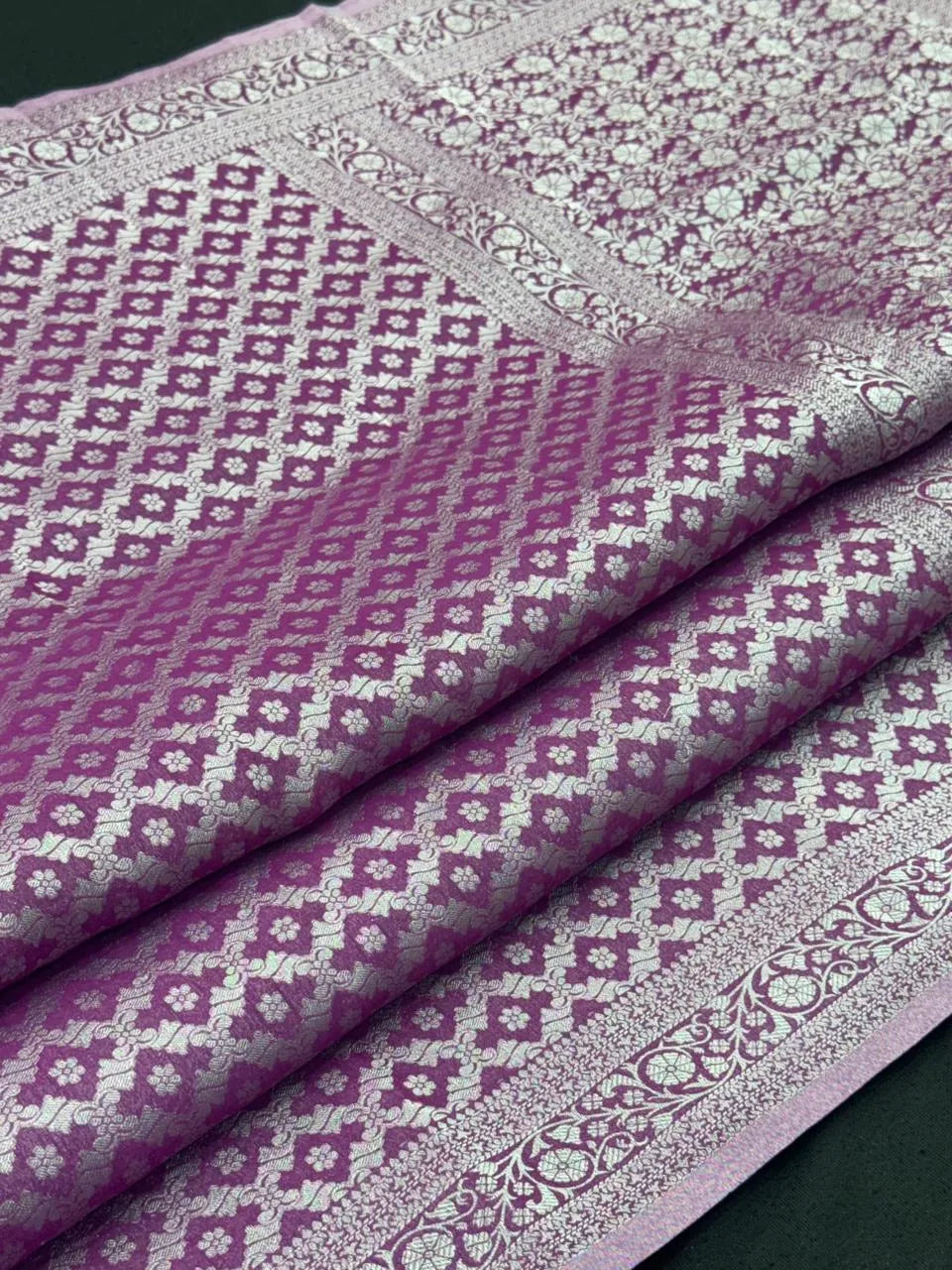 Wonderla-Fancy Zari Weaving Georgette Saree 