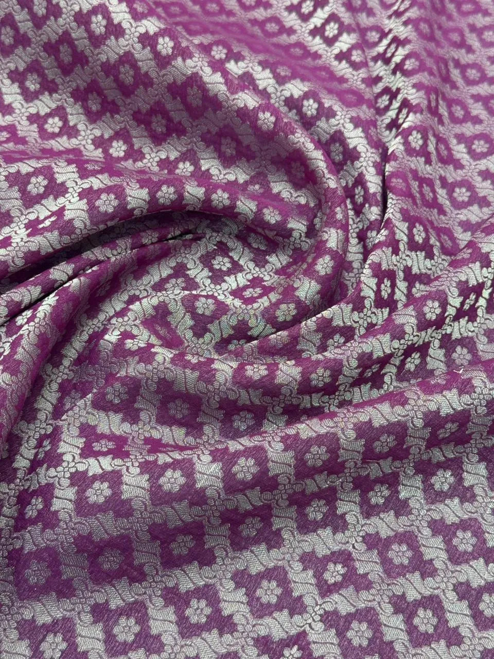 Wonderla-Fancy Zari Weaving Georgette Saree 