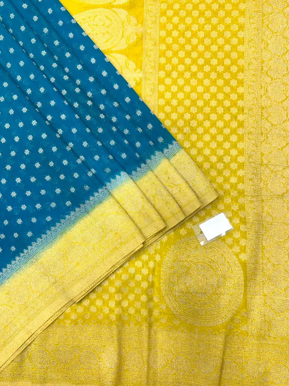 Handwoven Georgette Buta Saree
