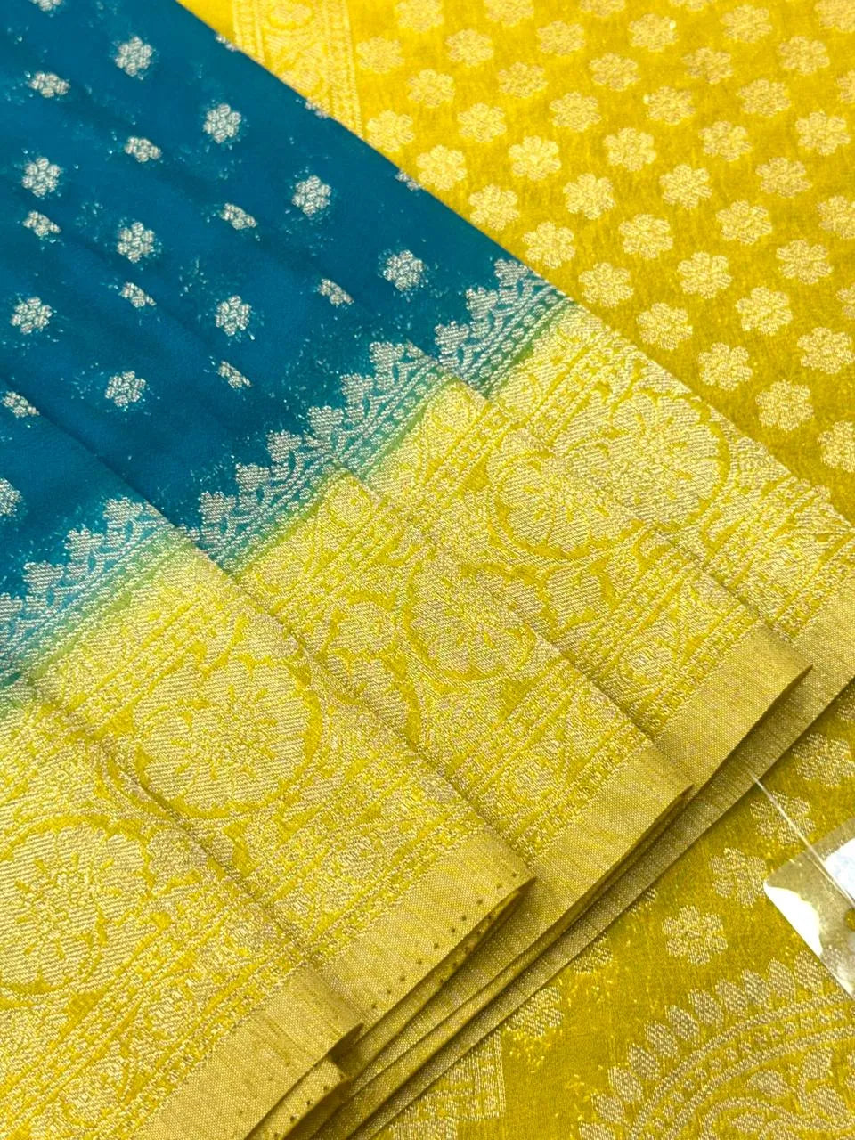 Handwoven Georgette Buta Saree