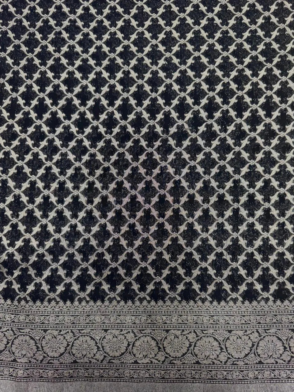 Handwoven Georgette Buta Saree